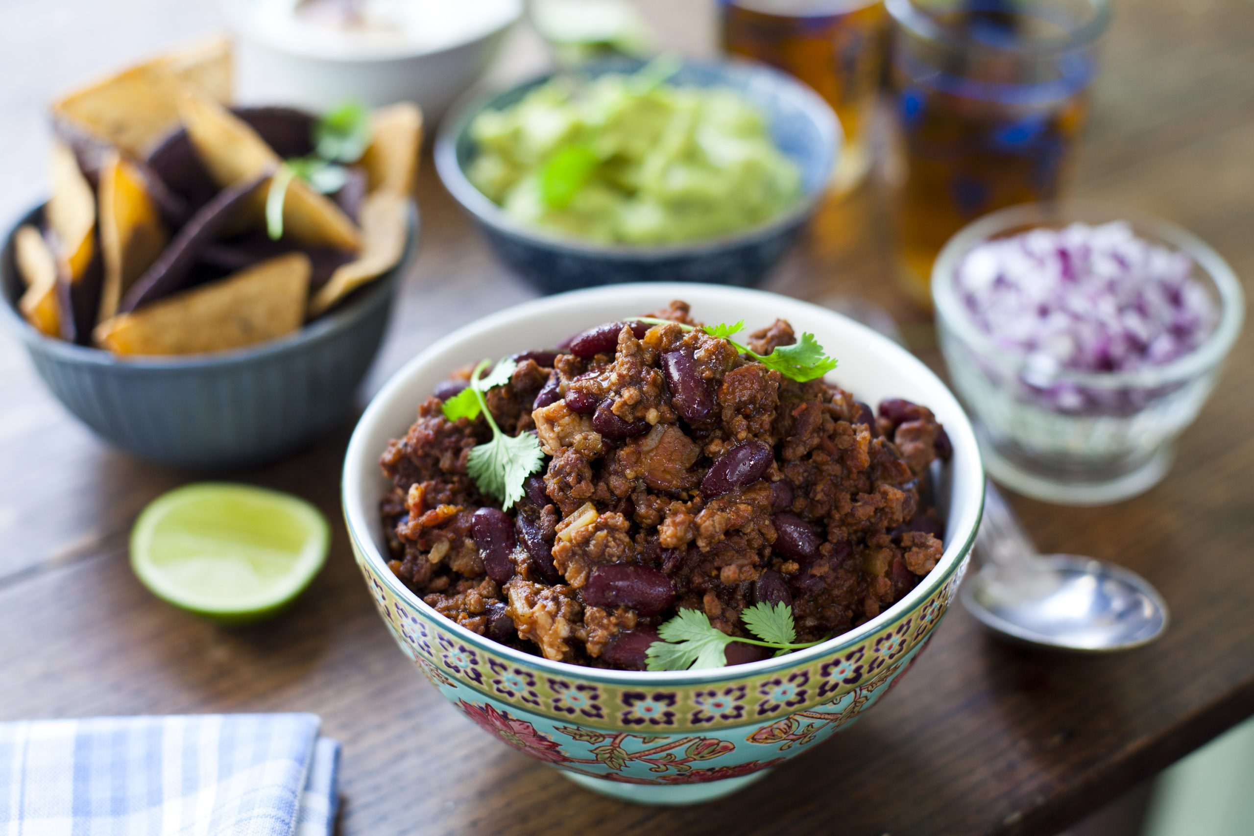 Chili con carne met tortilla chips en chili crème fraîche - Iers Rundvlees