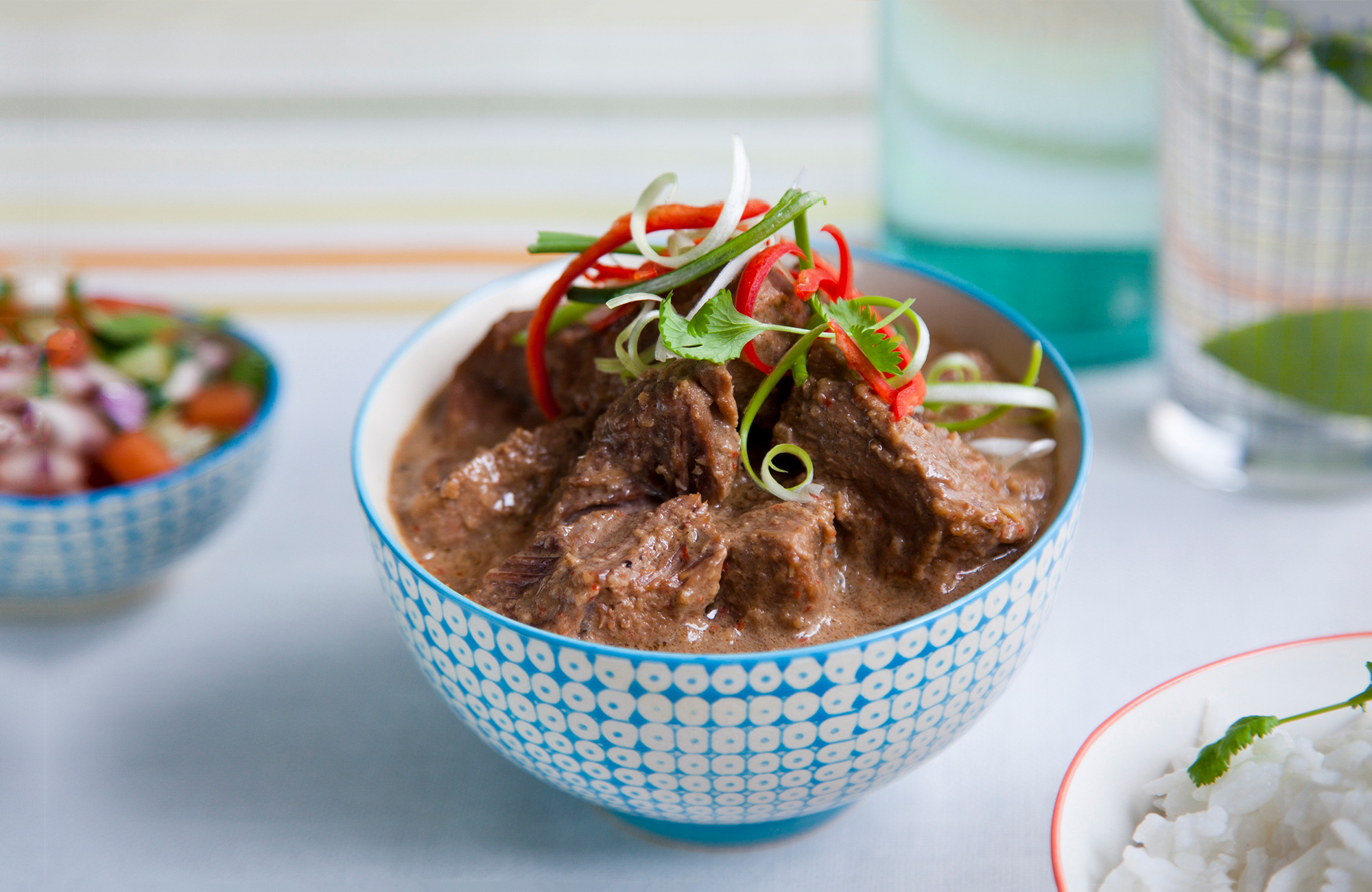 Indonesische rendang met kokoscurry en geurige rijst