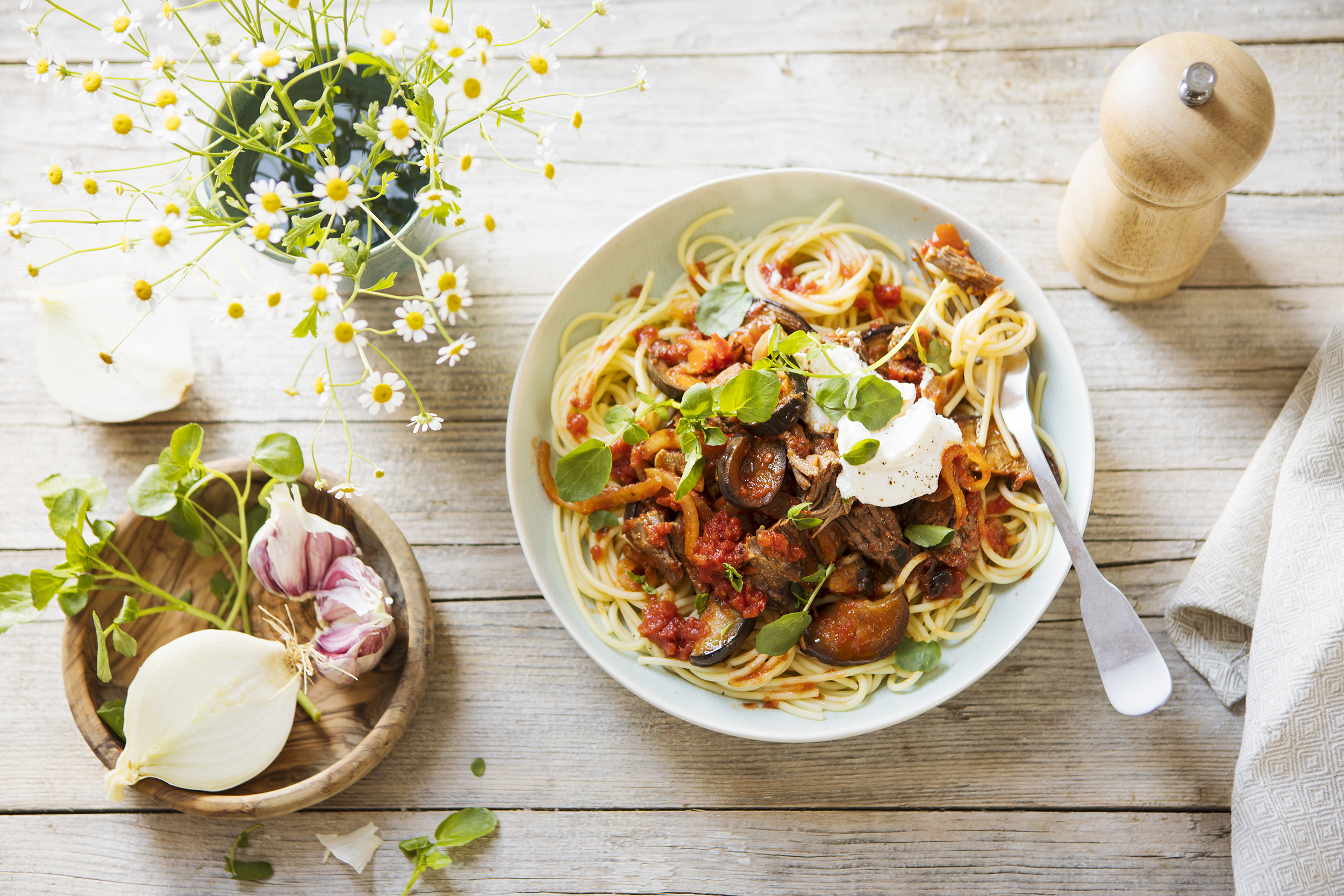 Auberginestoof met Iers rundvlees, tomaat, spaghetti en ricotta