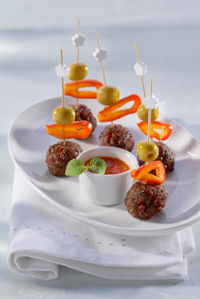Tapasspiesjes met Ierse gehaktballetjes en paprika